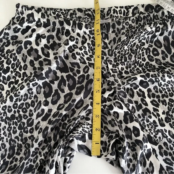 2000s Victoria Secret snow leopard satin pajama set sz M